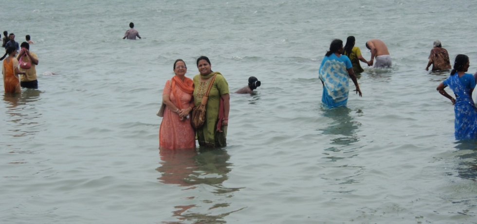 Kanchan Gandhi (right) with her mother during fieldwork